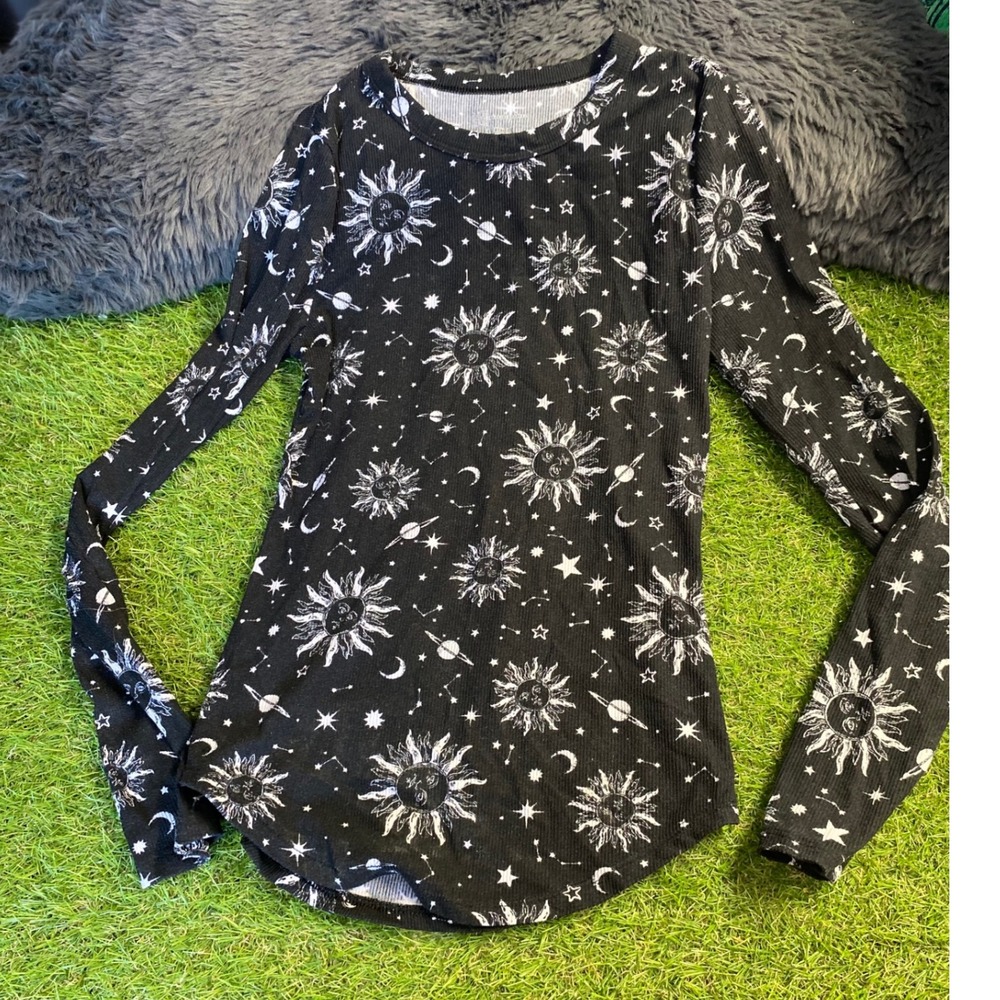 No Boundaries Womens Celestial Sun Moon‎ Stars Print Long Sleeve Thermal Top XS
